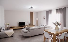 Rajmonda Apartment