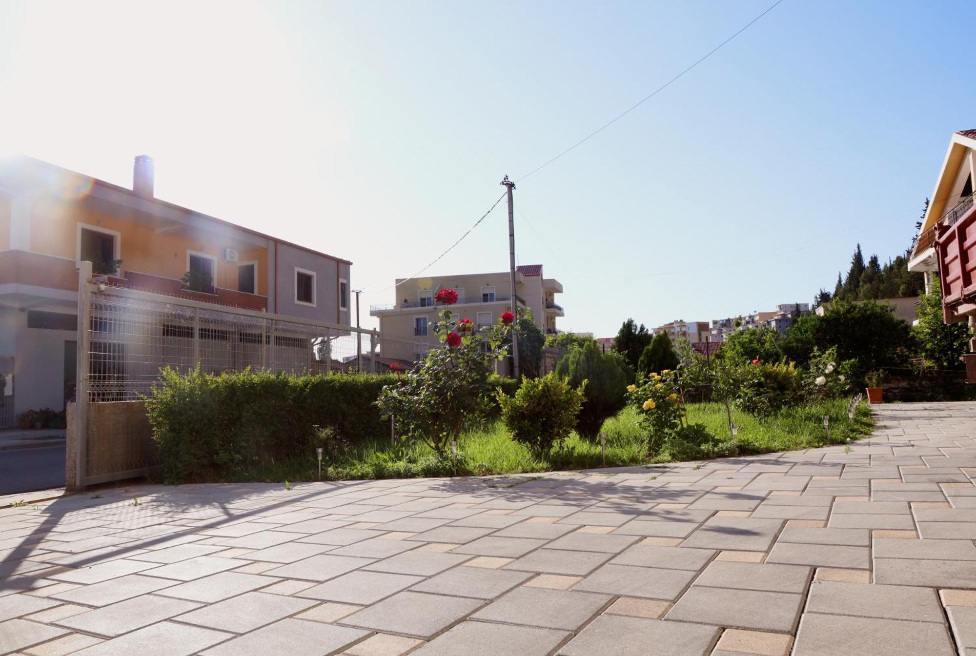 Rajmonda Apartment Lezhë Buitenkant foto